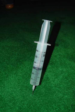 Syringe 00382 IR1.jpg (34389 bytes)